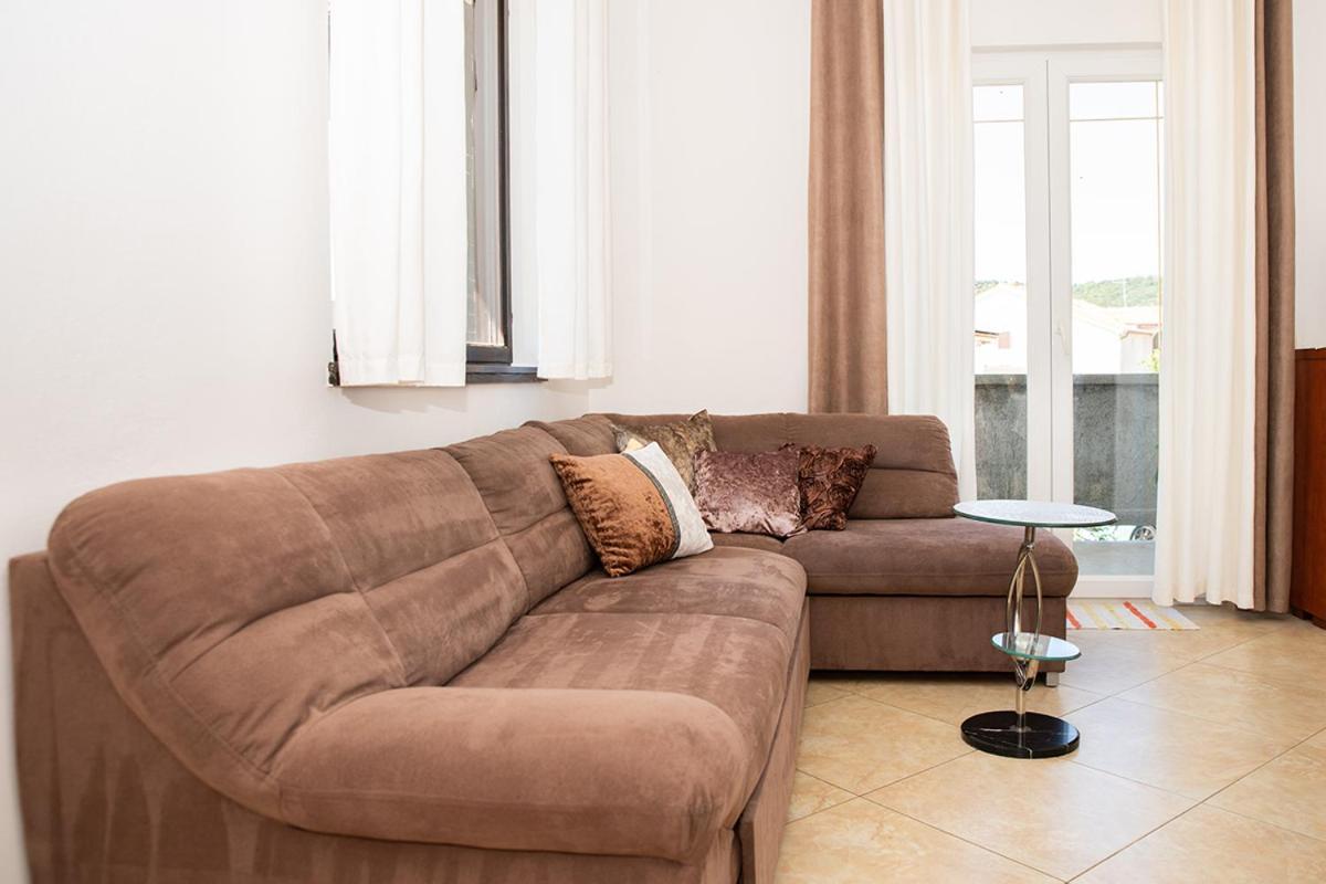 Apartman Mira I Denis Supetarska Draga Extérieur photo